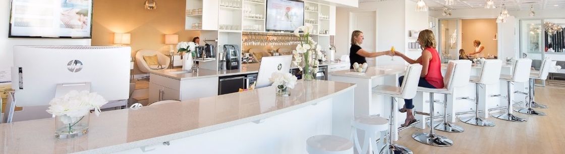 Glosshouz, Centennial CO