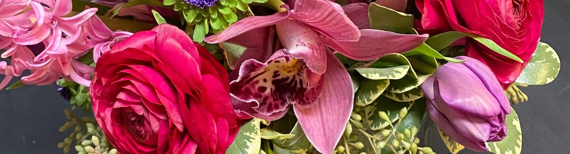 Concord Flower Shop is a locally owned family florist, Concord MA