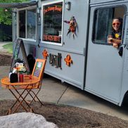 The Dawg Bowl food Truck