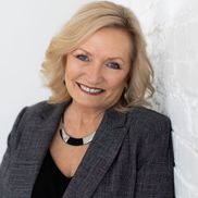 Rhonda Boedeker, RE/MAX Central