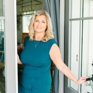 Courtney Lowry, Realtor, Cardinal Realty Group LLC