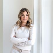 Nicole Blinov, RE/MAX Select Realty
