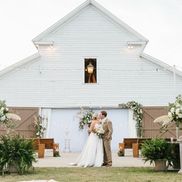 Dutch Ford Farms Wedding and Event Venue