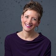 Erin Elaine Casey. Writer, editor, communication expert.