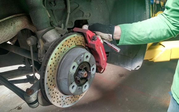Learn to Change Your Disc Brakes with Gearhead Workspace