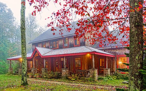 Legends Woodland Lodge VRBO Rental by The Legends Woodland Lodge in ...