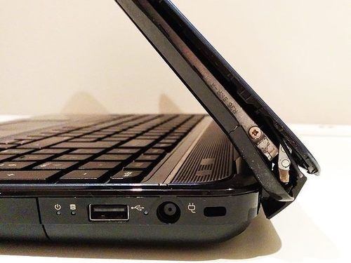 Professional Laptop Hinge Repair in Calgary with A Laptop Repair Shoppe Calgary