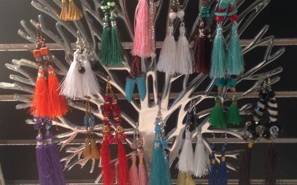 fashion and accesories designer by Vio Custom Collections
