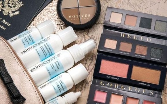 Holiday Collection Iconic Palette by Cosmetics By Lisa