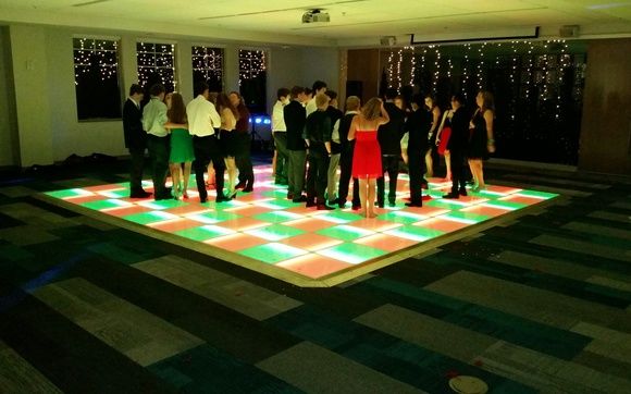 Led Dance Floor By The Music Maker Dj Service Inc Photo Booth In