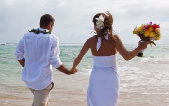 Hawaii Honeymoon and Elopement Expert by Rainbow Voyages Travel
