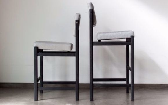 Thomas hayes deals bar stools