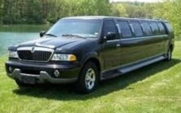 14 pax Lincoln Navigator Stretch by Maritime Luxury Limousine