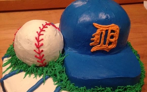 Custom Cakes, Cookies and Cupcakes by Bizzy Bee Baker