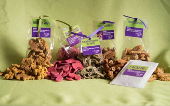 New Orleans themed, wholesome, handmade pet treats and custom canine cakes by Amis des Paux