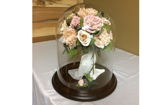 Table dome  by Suspended In Time - Flower Preservation DSM