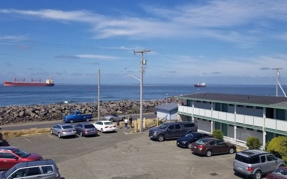 Waterfront Lodging on the Westport Marina by Islander Westport Motel