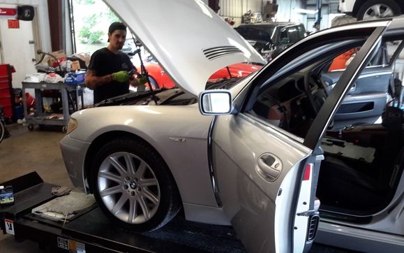 Year end automotive Maintenance/Repair Discounts by Schneider Autohaus