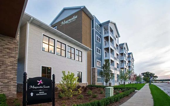 Independent Senior Living  by Magnolia by the Lakes