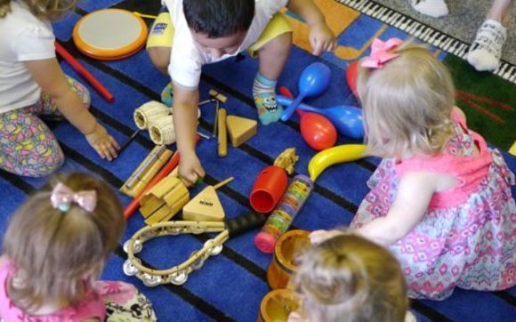 Tot Rock (ages 1.5-3 yrs) by Rockin' Rhythms Music