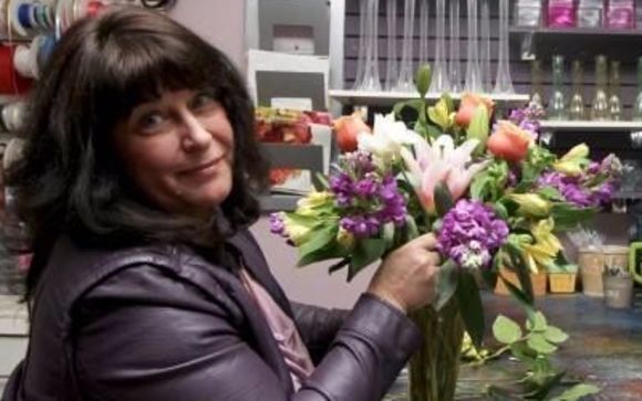 Quality Local Artisan Flowers Gifts and Decore by Petals On The Trail