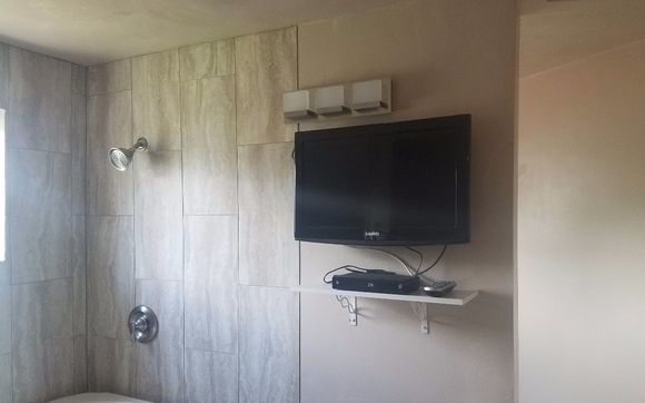 Complete Bathroom Remodeling.  by KARRIEM'S KONSTRUCTION LLC