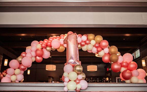 Organic Arch by Veronica's Balloon Design