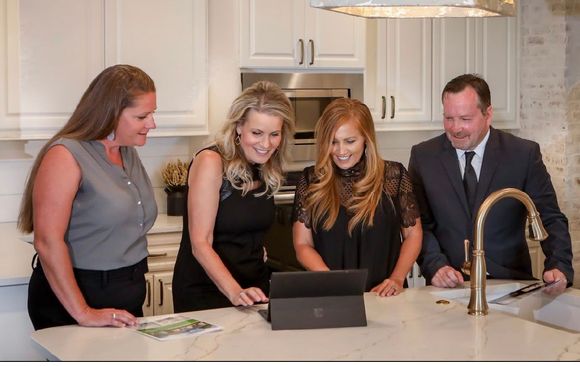 Buyer Agent by Tonya Currie-Lifestyle Ranch & Home Group at Compass