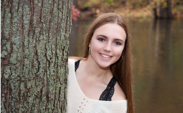 School & Senior Portraits by Photographic Memory