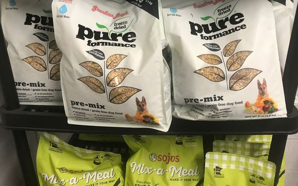 Pet Food by About Cats and Dogs LLC