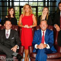 headshot/business lifestyle photo shoot by Lightsnow Photography