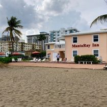 Suites by Mantaray Inn
