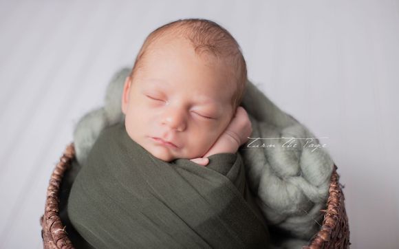 Newborn Photography by Turn the Page Photography