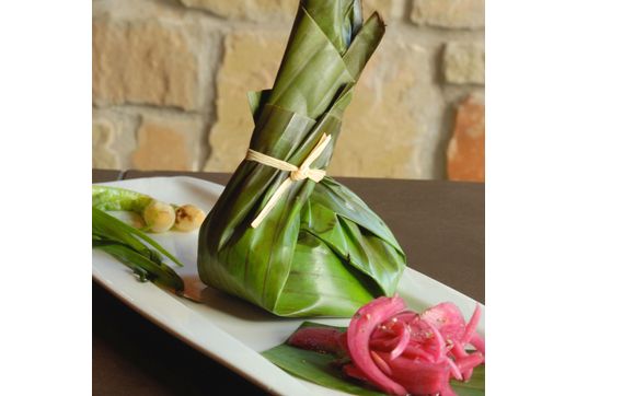 Hecho offers curbside pickup & delivery by third party delivery companies by Hecho En Mexico