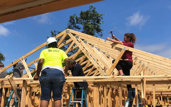 Neighborhood Revitalization by Central SC Habitat for Humanity in