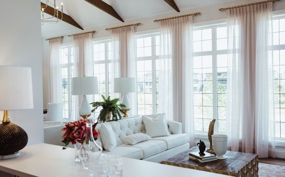 Window Coverings by Marie Hebson's interiorsBYDESIGN Inc.