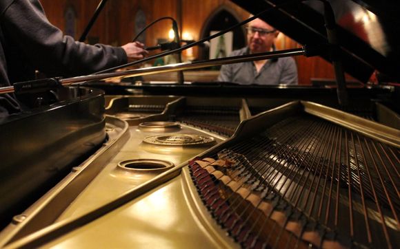 Piano and organ lessons by Eamonn Flynn
