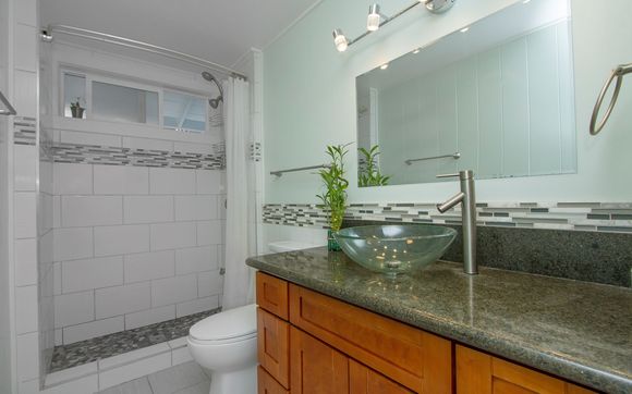 Bathroom remodel by Aloha Home Improvements, Inc.