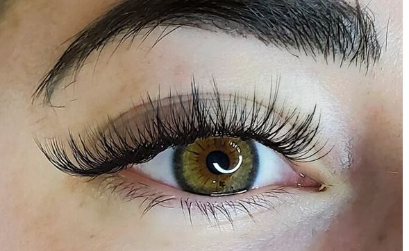 Lash Extensions  by Le Spa