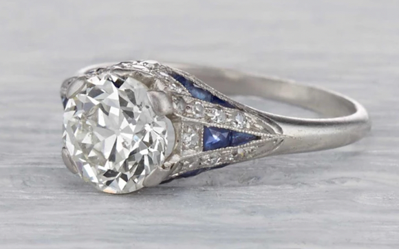 We are buyers of fine jewelry and diamonds. Offering no cost or obligation evaluations by D. Atlas Estates