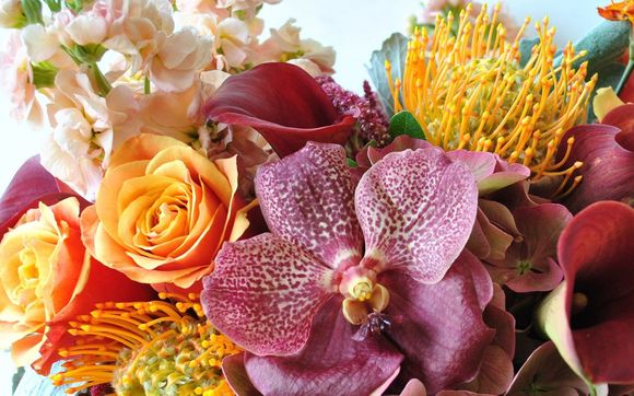 CUSTOM DESIGN by Riveroaks Flower House