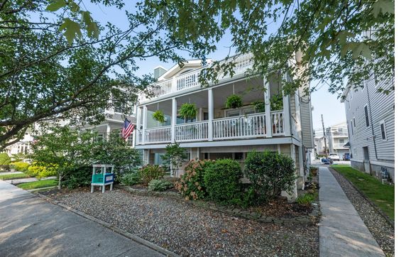 Virtual Home Tours by Berkshire Hathaway Fox & Roach Realtors