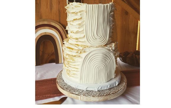 Wedding Cakes by Hippy Hovet Baking co