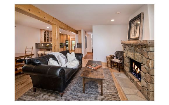 Home Sales by DeDe Dickinson; Engel & Volkers Real Estate