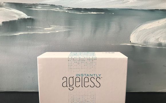 Instantly Ageless 2-Minute Facelift by Stephen Smith