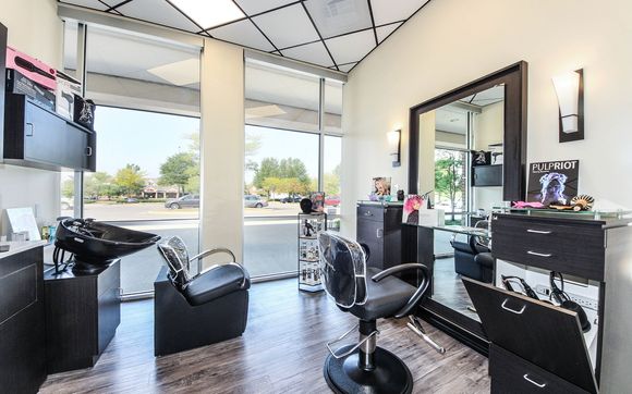 Lease fully equipped salon suites to beauty professionals by WHPH Group, Inc dba MY SALON Suite Springhurst