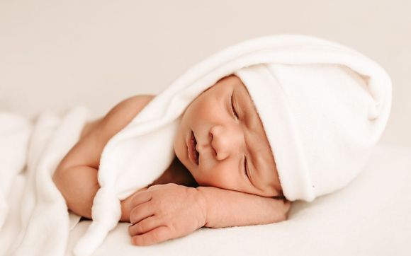 Newborns by Mary Bell Studios