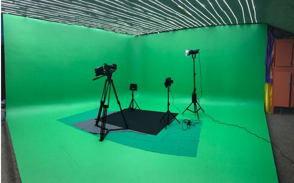 90 Degree Green Screen Studio by iSTAR VIDEO PRODUCTION