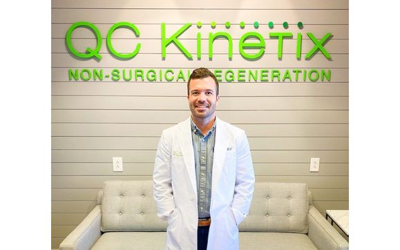 San Antonio knee pain doctor by QC Kinetix (Hardy Oak)