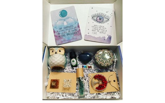 ASTROLOGY SIGN Crystal Mystery Box by My Peace Guru by My Peace Guru